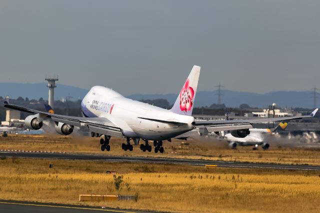 Boeing 747-400 (B-18708)