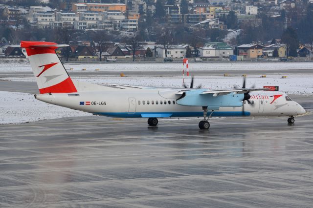 de Havilland Dash 8-400 (OE-LGN)