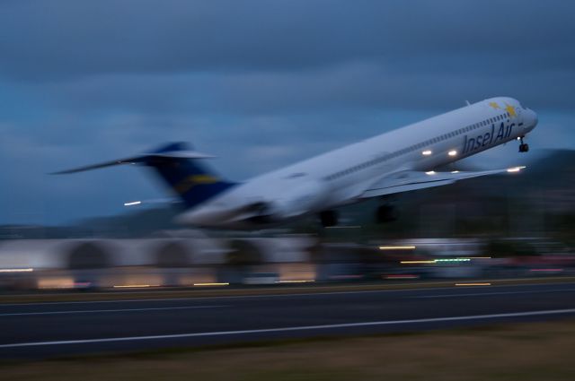 McDonnell Douglas MD-83 (PJ-MDA) - Artistic... bad try...