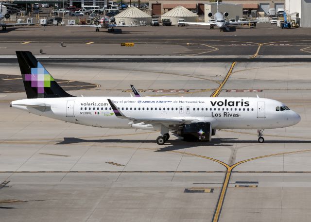 Airbus A320 (N528VL)