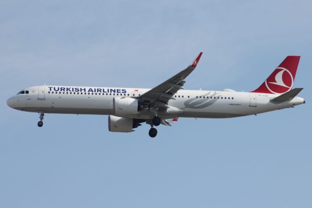 Airbus A321neo (TC-LSU)