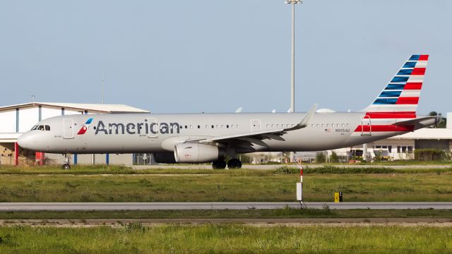 Airbus A321 (N905AU) - Taxiing.