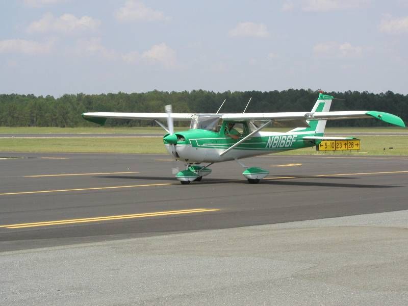 Cessna Commuter (N8166F) - 1966 Cessna 150F