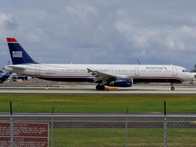 Airbus A321 (N578UW)