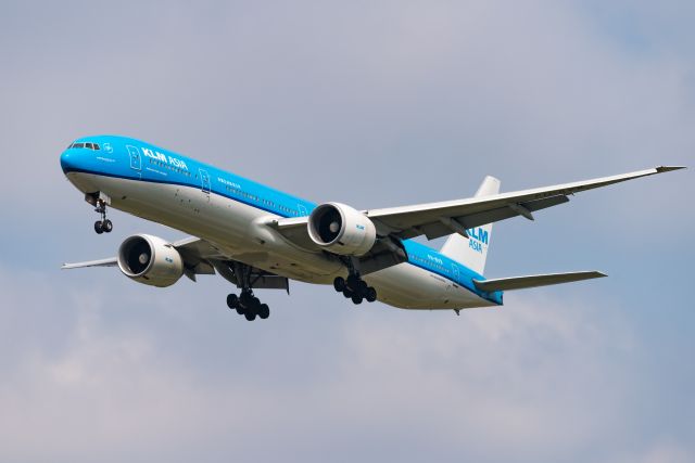 BOEING 777-300ER (PH-BVB) - KLM‘s boeing 777w KLM ASIA livery landed at ZSPD-19.4.12