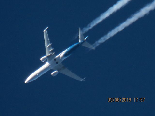 Boeing 737-900 (N236AK)