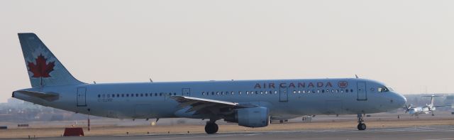 Airbus A321 (C-GJWI)