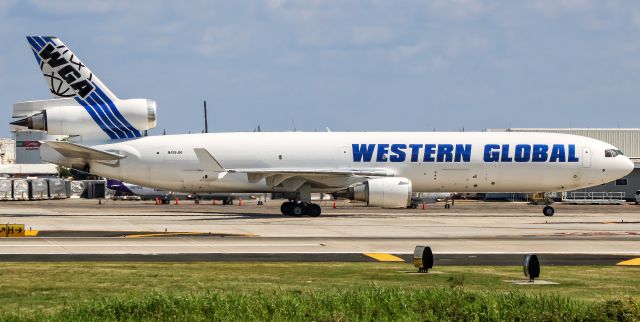 Boeing MD-11 (N415JN)