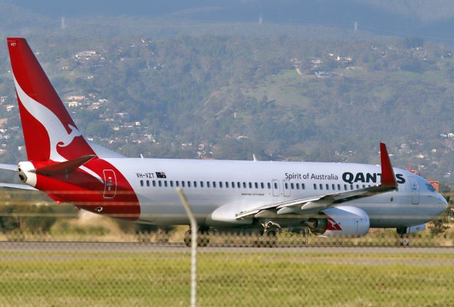 Boeing 737-800 (VH-VZT) - QANTAS - BOEING 737-838 - REG VH-VZT (CN 34186/3798) - ADELAIDE INTERNATIONAL SA. AUSTRALIA - YPAD (3/6/2015)PHOTOGRAPH TAKEN WITH A CANON 550D AND CANON 300MM LENSE