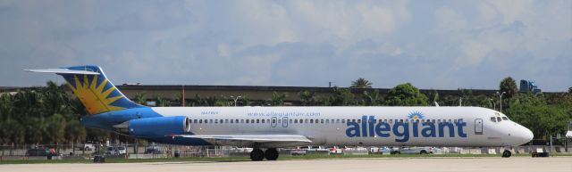 McDonnell Douglas MD-80 (N411NV)