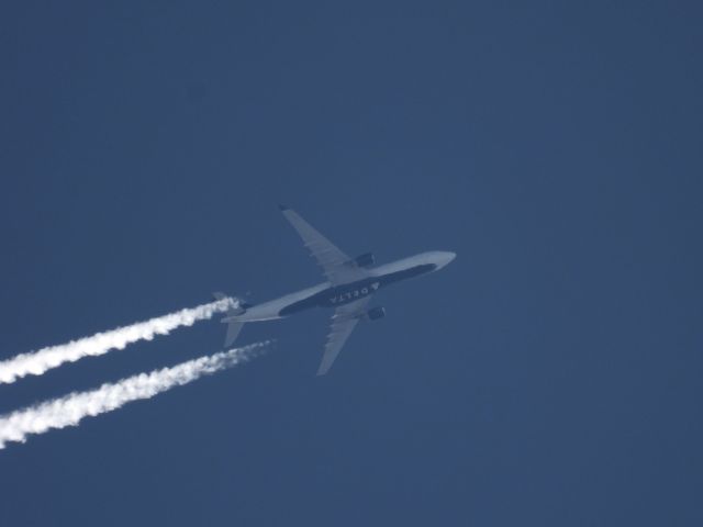 Airbus A330-300 (N819NW) - DAL2728br /ATL-SLCbr /12/24/21