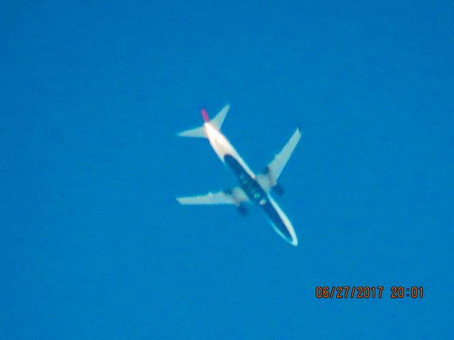 Boeing 737-900 (N860DN)