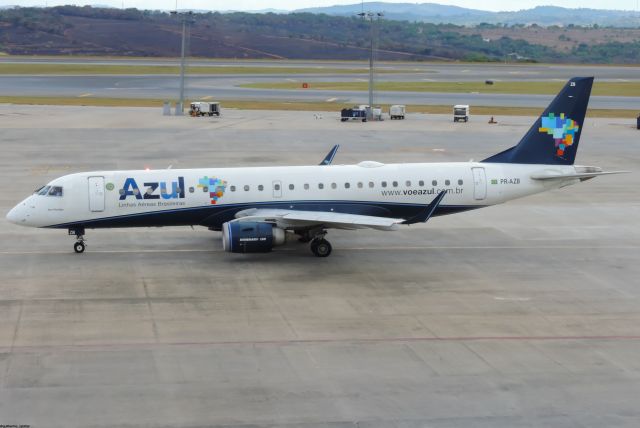 Embraer ERJ-190 (PR-AZB)