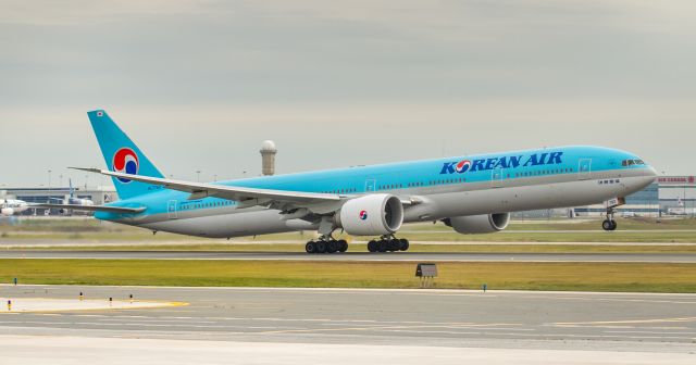 BOEING 777-300 (HL7782)