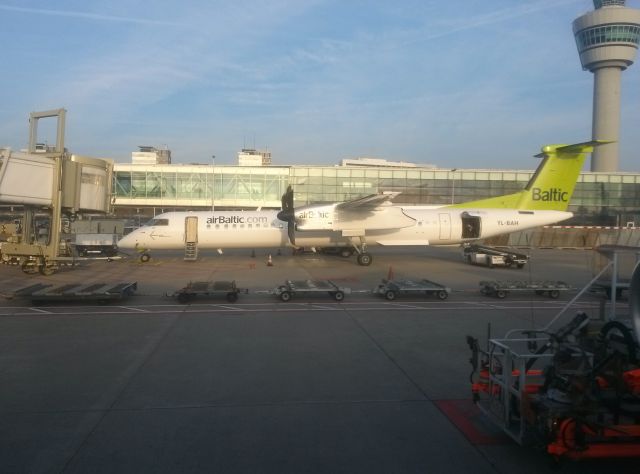 YL-BAH — - Air Baltic DHC8-402Q cn4296