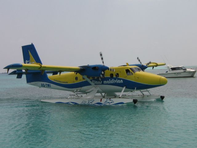 De Havilland Canada Twin Otter (8Q-TMI) - trans maledivian