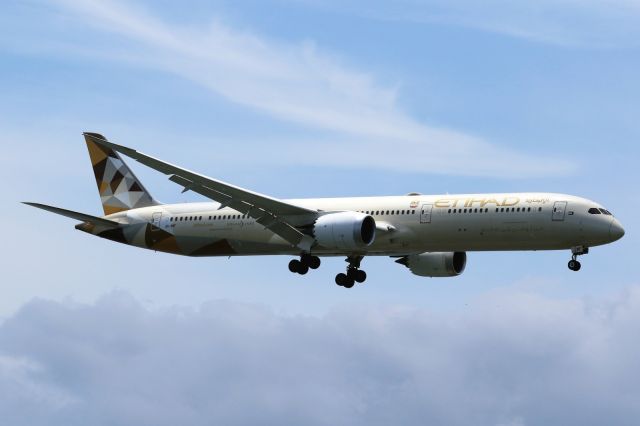 BOEING 787-10 Dreamliner (A6-BMF)