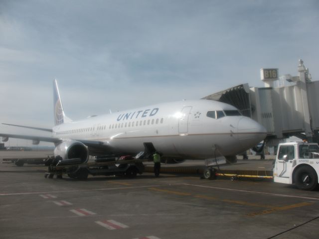 Boeing 737-800 (N37293)