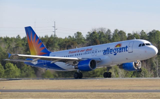 Airbus A320 (N220NV) - Allegiant Airlines A320 1/20/14