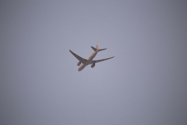 BOEING 777-200LR (B-18771)