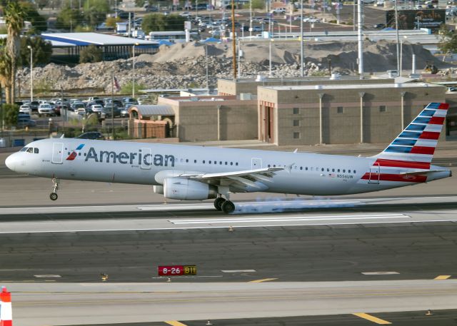 Airbus A321 (N556UW)