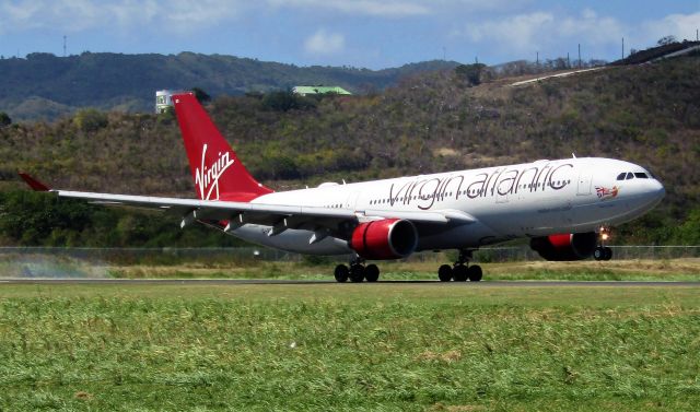 Airbus A330-200 (G-VWND)