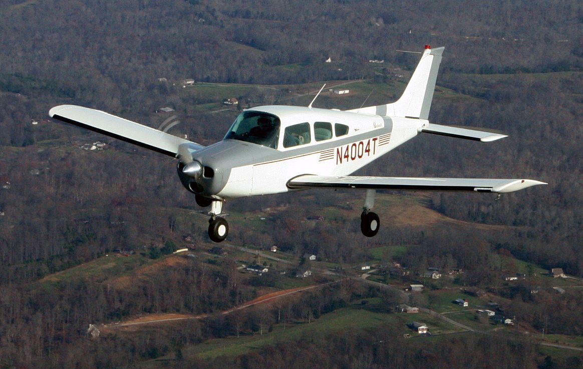 Beechcraft Sundowner (N4004T) - Based at John C. Tune, Nashville, TN 1968 Beechcraft Musketeer Custom III