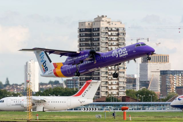 de Havilland Dash 8-400 (G-JEDR)