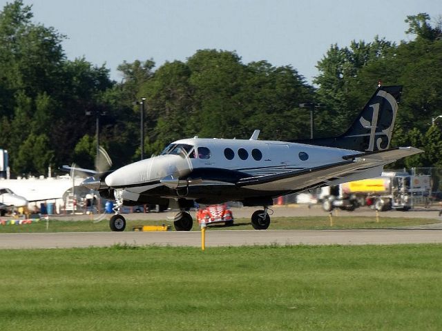 Beechcraft King Air 90 (N683MG)