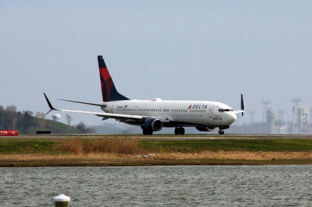 Boeing 737-900 (N809DN) - Delta B739 with 'Spirit of Seattle' markings arriving to BOS on 5/7/22. 