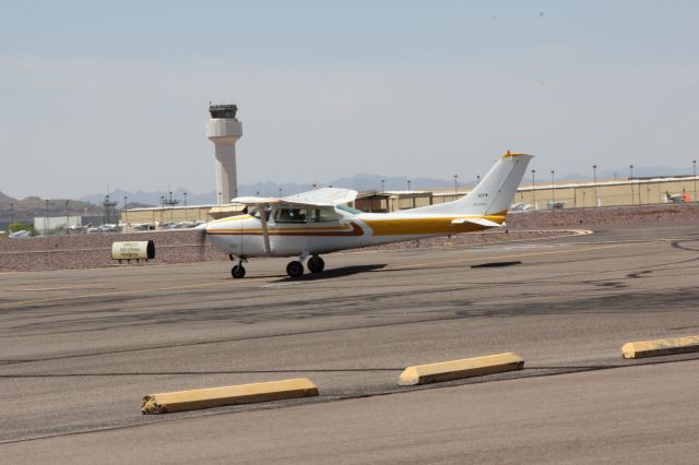 Cessna Skyhawk (N33FM)