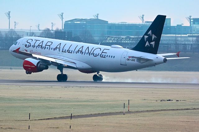 Airbus A320 (OE-LBZ)