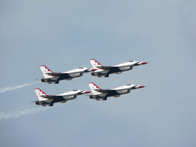 Lockheed F-16 Fighting Falcon —
