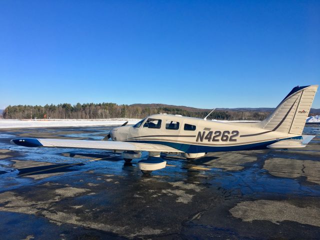 Piper Cherokee (N4262)