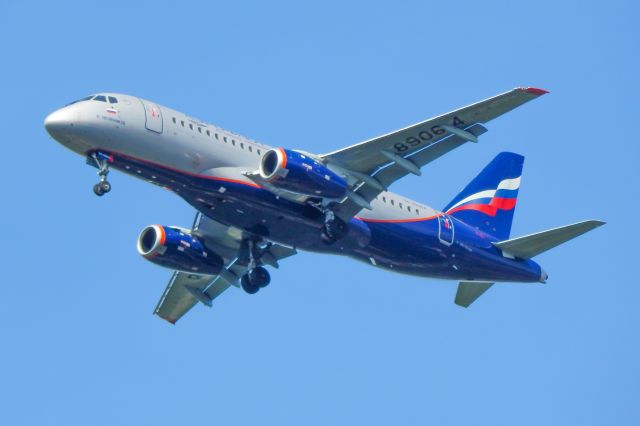 Sukhoi Superjet 100 (RA-89064)