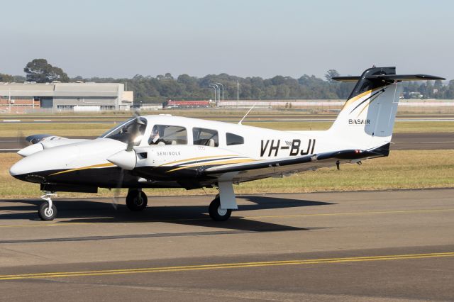 Piper PA-44 Seminole (VH-BJI)