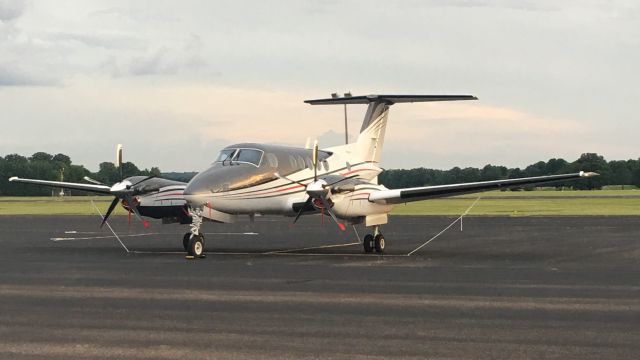 Beechcraft Super King Air 200 (N46CE)