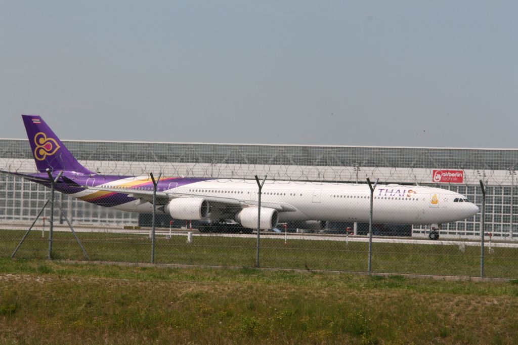 Airbus A340-600 (HS-TNC)