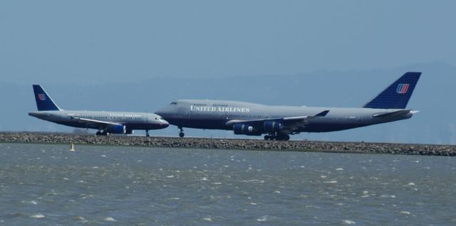 — — - United at SFO