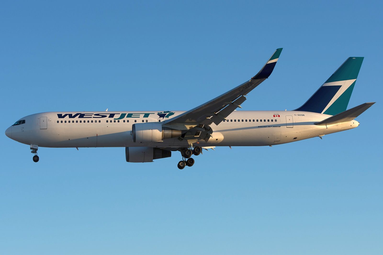 BOEING 767-300 (C-GOGN) - Westjet 763ER C-GOGN