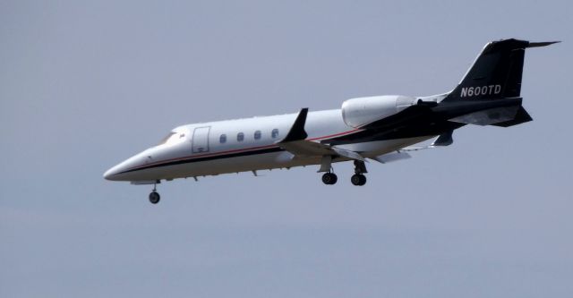 Learjet 60 (N600TD) - On final is this 1996 Learjet 60 in the Spring of 2019.