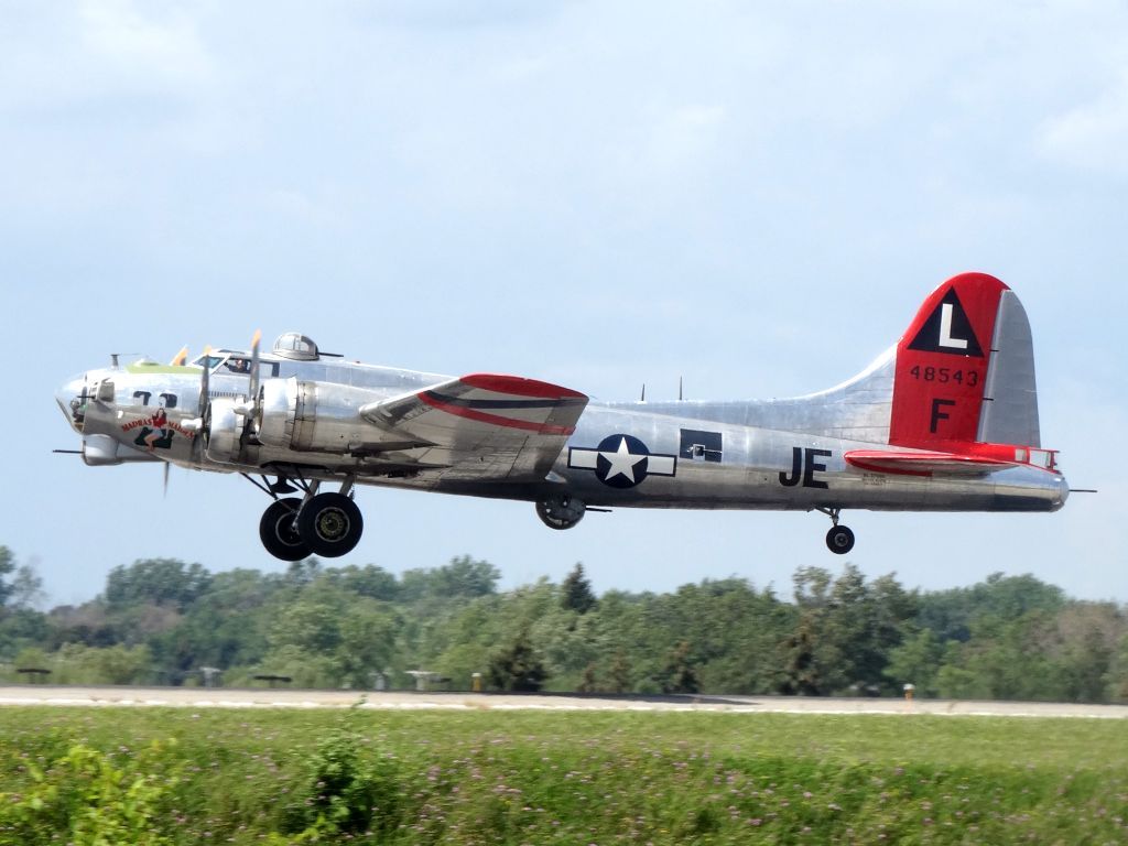 Boeing B-17 Flying Fortress (N3701G)