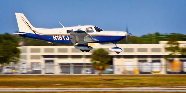 Piper Saratoga (N16TJ)