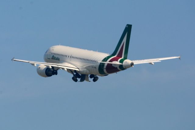 Airbus A319 (EI-IMB)