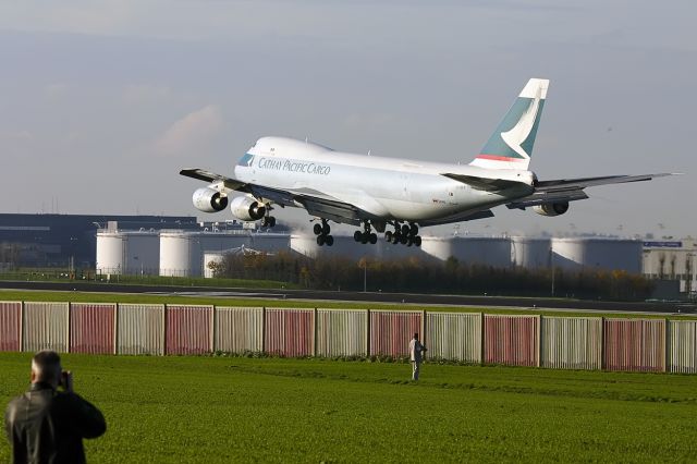 Boeing 747-200 (B-HVY)