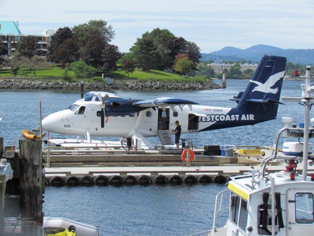 De Havilland Canada Twin Otter (C-GQKN)