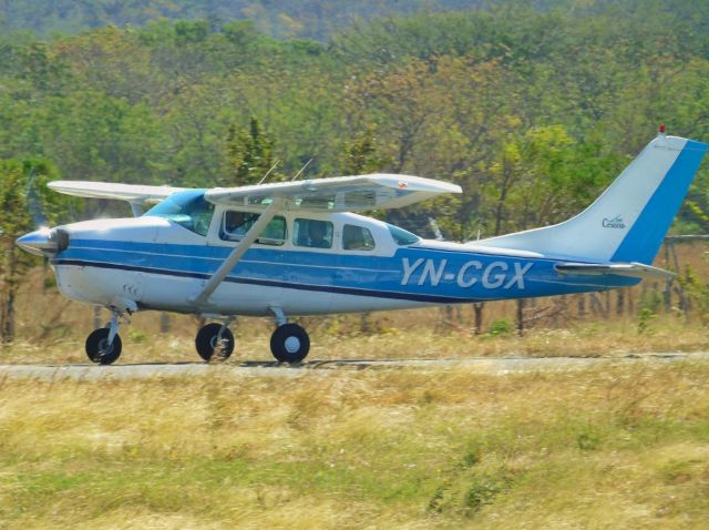 Cessna 205 (YN-CGX)