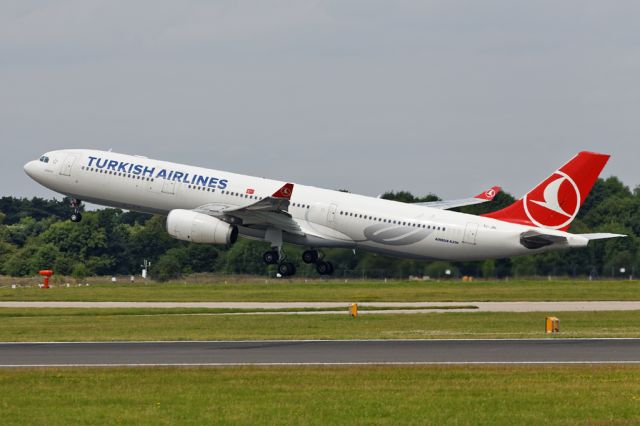 Airbus A330-300 (TC-JNL) - THY1994 departing to Istanbul, a change from the usual A321