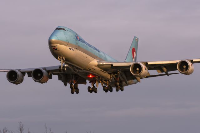 BOEING 747-8 (HL7639) - 2nd February, 2022: Flight from Incheon via Franfurt is on short finals for touch down on runway 27L at Heathrow.