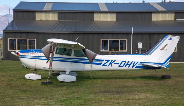 Cessna Skyhawk (ZK-DHV)